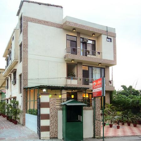 Oyo 10425 Queens Pearl Inn Dehradun Exteriör bild