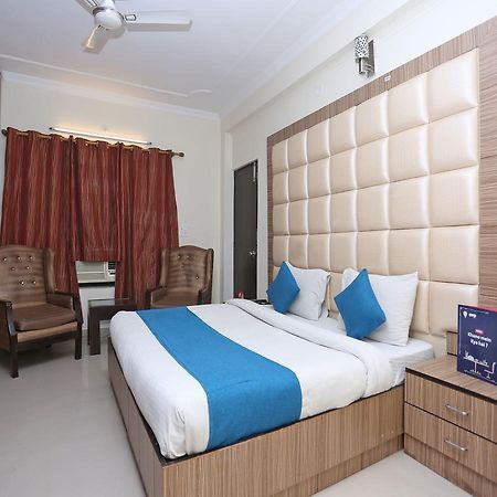 Oyo 10425 Queens Pearl Inn Dehradun Exteriör bild