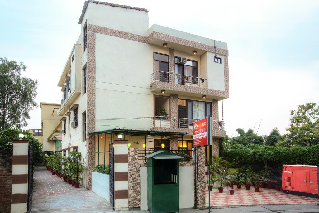 Oyo 10425 Queens Pearl Inn Dehradun Exteriör bild
