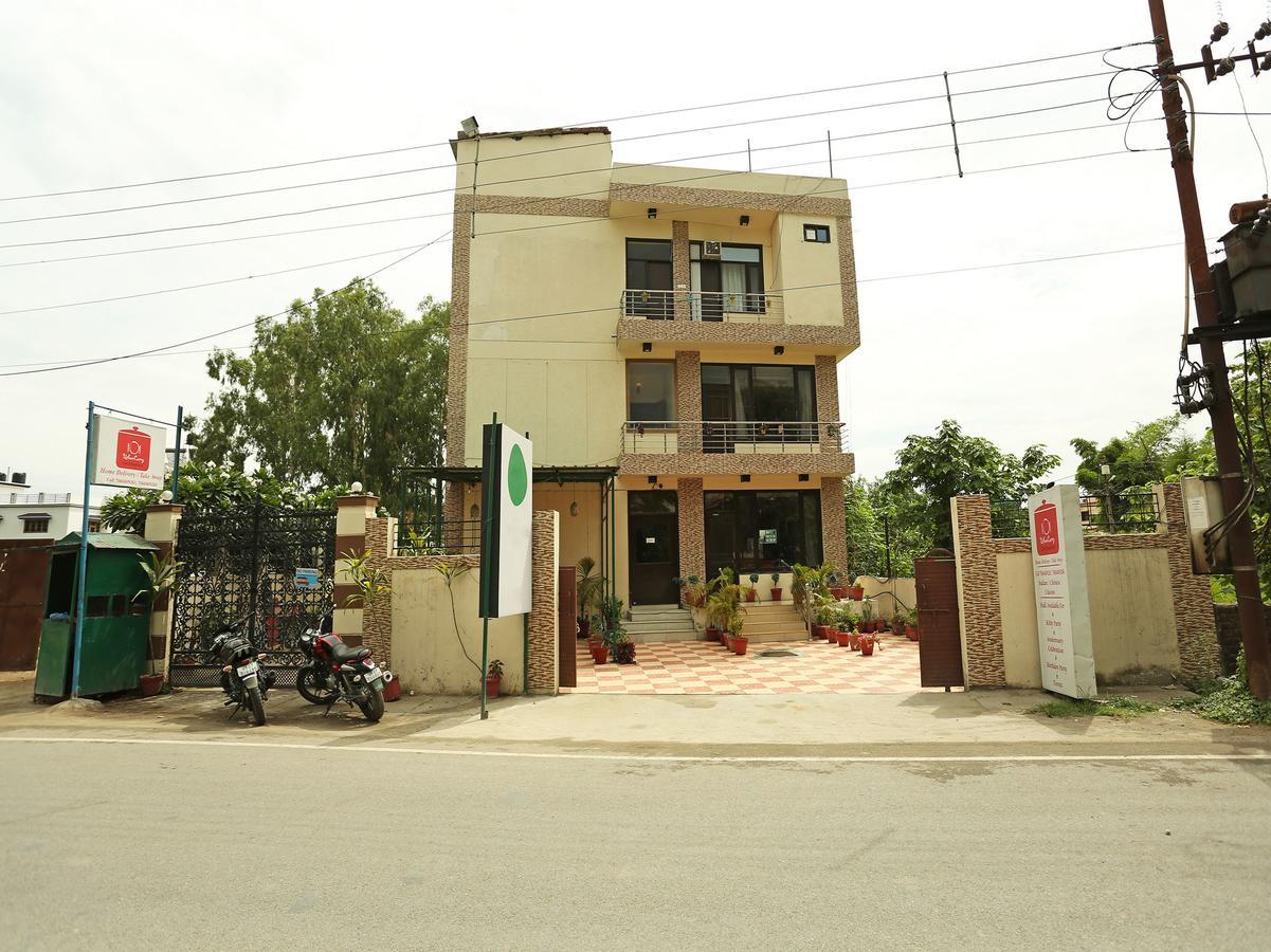 Oyo 10425 Queens Pearl Inn Dehradun Exteriör bild