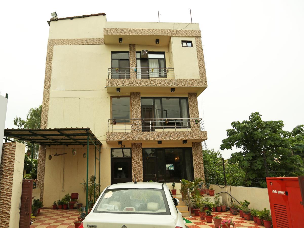 Oyo 10425 Queens Pearl Inn Dehradun Exteriör bild