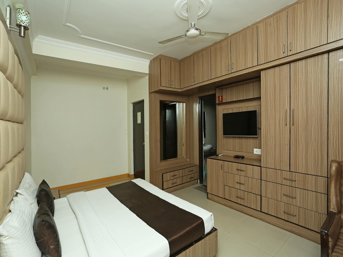 Oyo 10425 Queens Pearl Inn Dehradun Exteriör bild